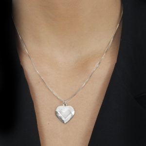 Colar de Coração Traços Retos Banhado em Ródio