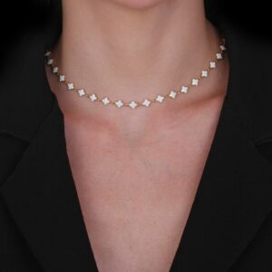 Colar com Trevos Brancos Banhado a Ouro 24k